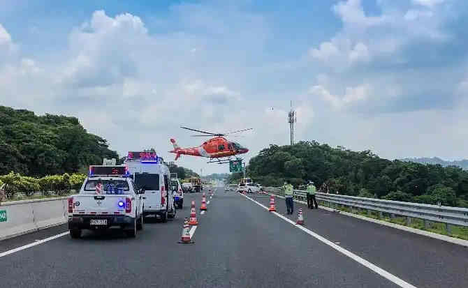 大岭山镇高速公路汽车救援案例